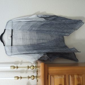 Universal Thread Kimono